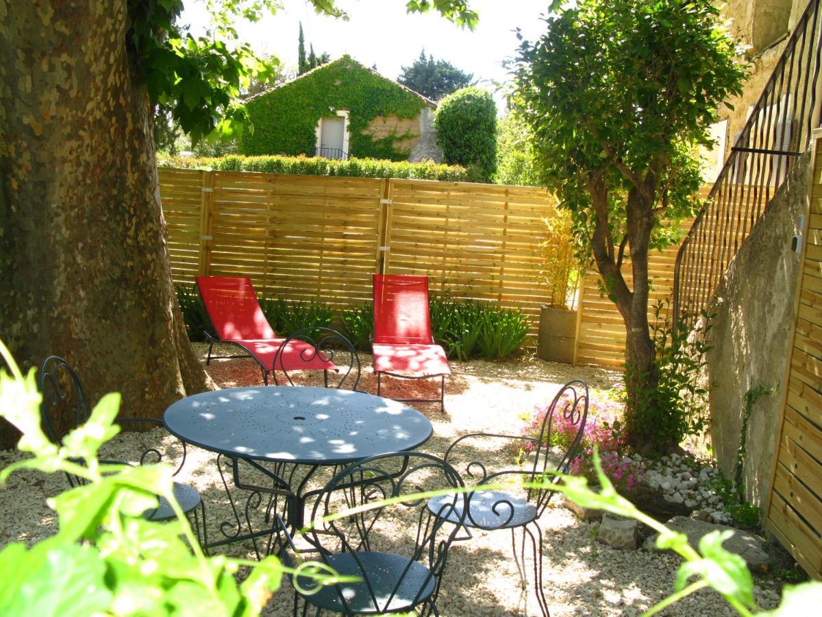 Location& gîtes Sarrians Extérieur photo